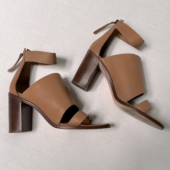 Zimmermann Utility Sandals Block Heel in Tan
size 37 - Picture 10 of 12